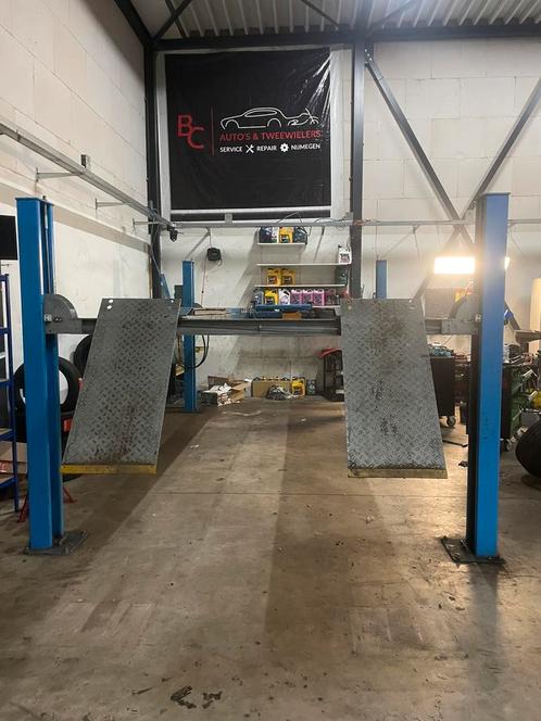 4 koloms hefbrug twinbusch 4500kg middenkrik uitlijnbrug, Zakelijke goederen, Machines en Bouw | Liften, Steigers en Ladders, Ophalen