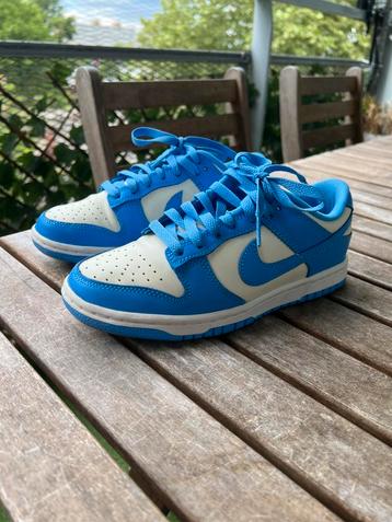 Nike dunks blauw beschikbaar voor biedingen