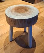 Leuk houten krukje / bijzettafel, Huis en Inrichting, Stoelen, Wit, Ophalen of Verzenden, Eén, Hout