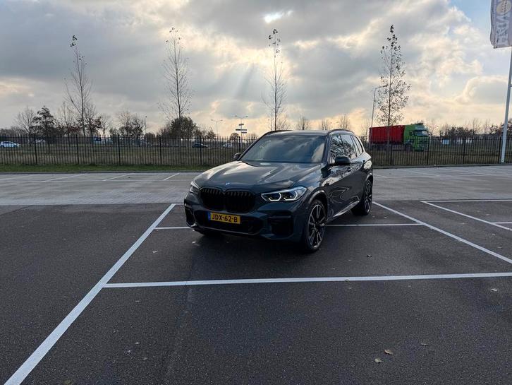 BMW X5 45e M-Sport xDrive B&W|HUD|SKY|LASER|4W-B|PANO, Auto's, BMW, Particulier, X5, Hybride Elektrisch/Benzine, Plug-in hybride