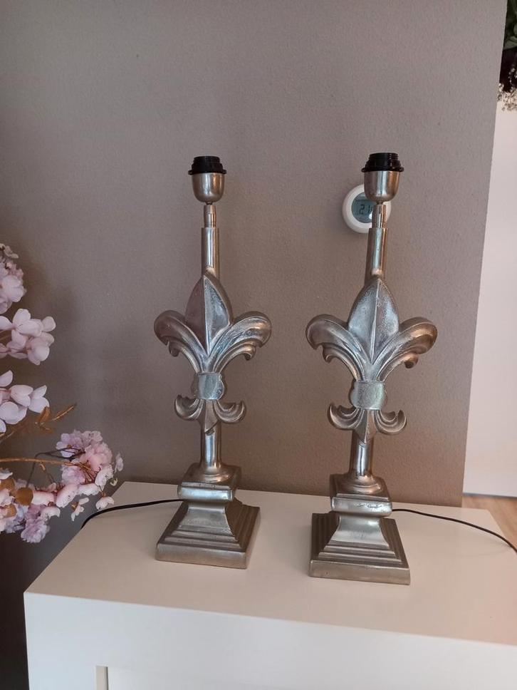 Colmore Aluminium Lily Lampvoet Set van 2, Huis en Inrichting, Lampen | Tafellampen, Zo goed als nieuw, 50 tot 75 cm, Metaal, Ophalen