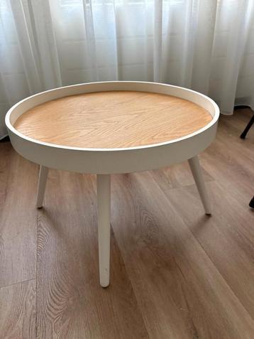 Mooi tafeltje  beschikbaar voor biedingen