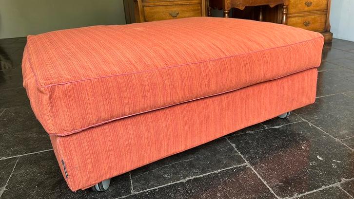 Linteloo Poef Steenrood met Wieltjes 85x105x41cm, Huis en Inrichting, Banken | Voetenbanken en Poefen, Zo goed als nieuw, 75 tot 100 cm