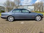 Jaguar XJR 4.2 Supercharged AUT 2004 Grijs, Auto's, Jaguar, Origineel Nederlands, Te koop, Zilver of Grijs, 5 stoelen