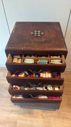 Gutermann fournituren kast met 4 lade’s, Antiek en Kunst, Antiek | Naaimachines, Ophalen