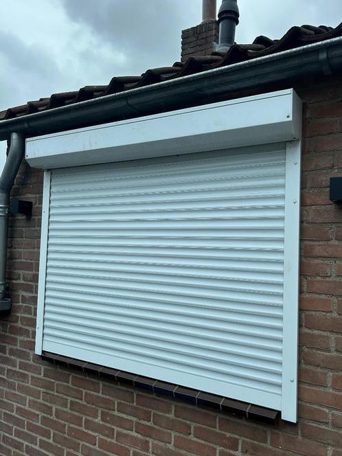 3 rolluiken te koop – handmatig en elektrisch, Doe-het-zelf en Verbouw, Rolluiken, Gebruikt, 100 tot 150 cm, 100 tot 150 cm, Wit