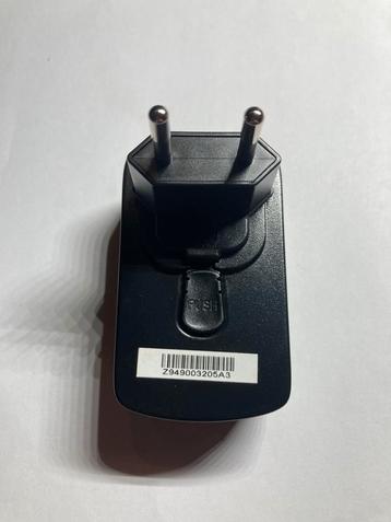 TomTom ( Rider ) Oplader 100 - 240v naar 5v Usb aansluiting beschikbaar voor biedingen