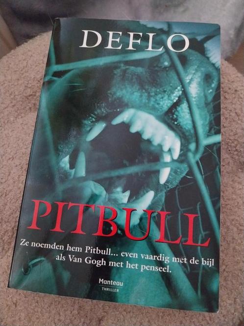 Pitbull Luc Deflo, Boeken, Thrillers, Gelezen, Ophalen of Verzenden