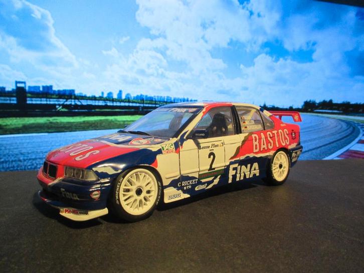 BMW E36 318is - UT-Models Bastos Tassin/Mueller/Burgstaller, Hobby en Vrije tijd, Modelauto's | 1:18, Zo goed als nieuw, UT Models