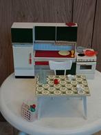 Oud poppenhuis keukentje met accessoires (1970) Modella, Verzamelen, Poppenhuizen en Toebehoren, Ophalen of Verzenden, Gebruikt