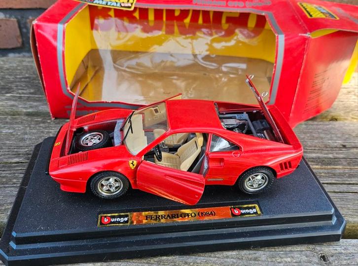 Burago modelauto's, Hobby en Vrije tijd, Modelauto's | 1:24, Zo goed als nieuw, Bburago, Ophalen