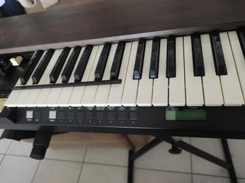 4 HAMMOND XB2 keyboards(orgel) voor onderdelen of opmaak. beschikbaar voor biedingen