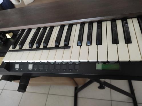 4 HAMMOND XB2 keyboards(orgel) voor onderdelen of opmaak., Muziek en Instrumenten, Keyboards, Gebruikt, 61 toetsen, Overige merken