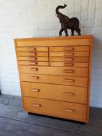 Vintage retro ladekast, schoolkast, kast industrieel oud., Huis en Inrichting, Kasten | Ladekasten, Ophalen, Vintage retro ladekast, schoolkast oud industrieel.