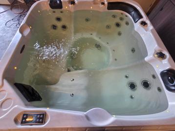 🏊‍♂️balboa spa 5 pers 🏊‍♂️vandaag nog bezorgd  beschikbaar voor biedingen