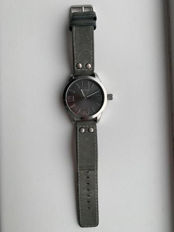Oozoo horloge beschikbaar voor biedingen