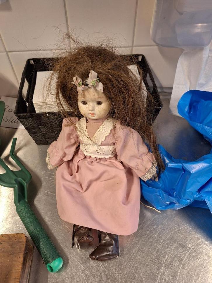 Oude pop met hoofdje van porselein, Verzamelen, Poppen, Gebruikt, Pop, Ophalen