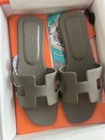 Hermes slippers maat 40, Kleding | Dames, Schoenen, Ophalen of Verzenden, Nieuw, Groen