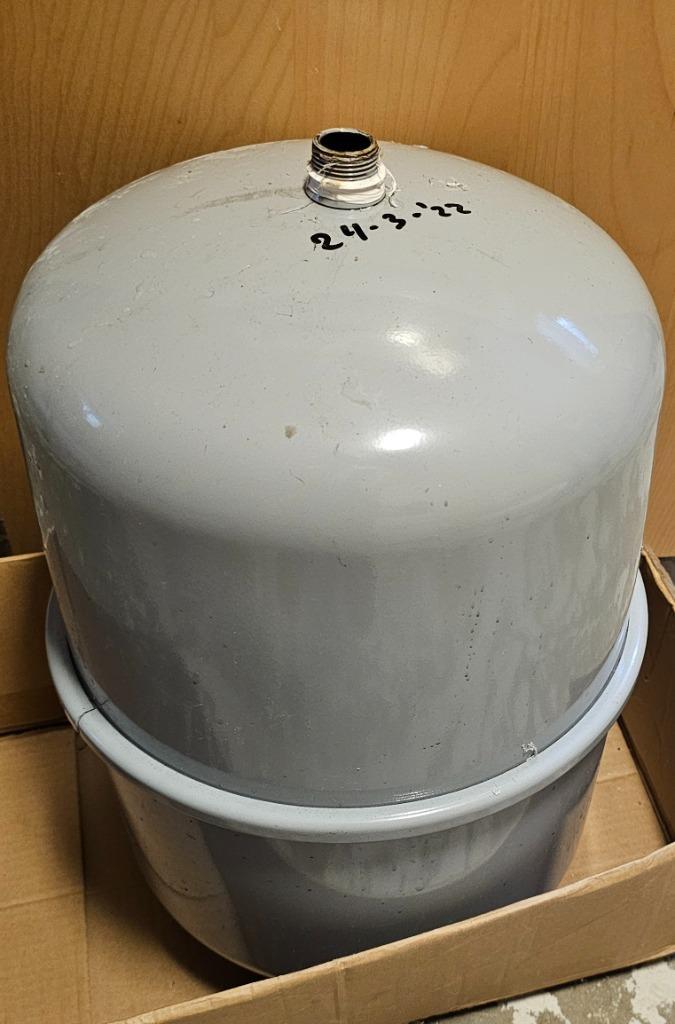 Expansievat 25 ltr voor CV- 2 jaar gebruikt vóór demontage, Doe-het-zelf en Verbouw, Geisers en Boilers, Gebruikt, Boiler, 20 tot 100 liter