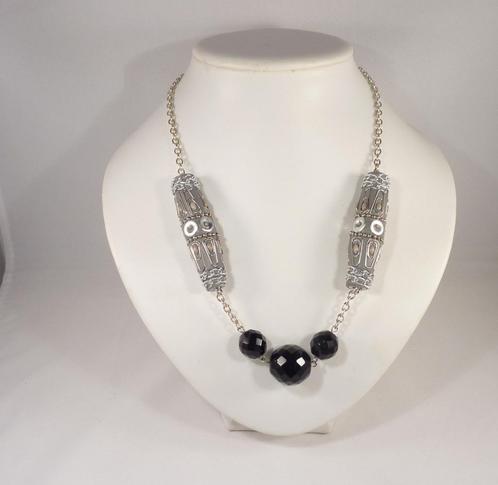 Zeer exclusieve design ketting met aparte kralen., Sieraden, Tassen en Uiterlijk, Kettingen, Nieuw, Overige materialen, Overige kleuren