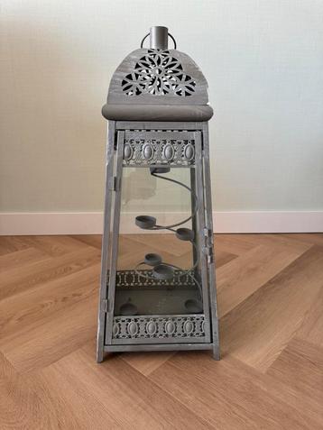 Brocante Lantaarn (7 waxinelichtjes kunnen erin) beschikbaar voor biedingen