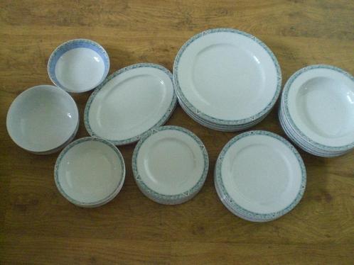 servies Arzberg:dinerbord/diep bord/gebakbord/kom/izgst, Huis en Inrichting, Keuken | Servies, Zo goed als nieuw, Bord(en), Overige stijlen
