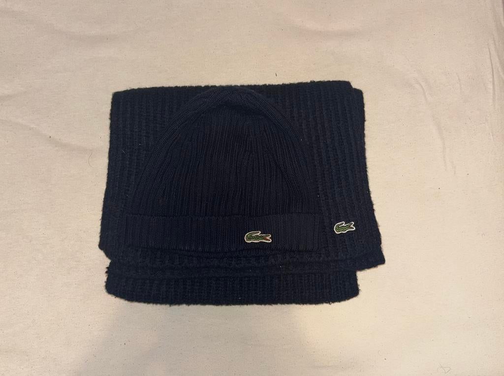 Lacoste muts & sjaal set – origineel, Kleding | Heren, Mutsen, Sjaals en Handschoenen, Ophalen of Verzenden, Zo goed als nieuw