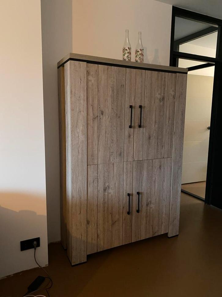 Buffetkast ophalen in Zoetermeer, Huis en Inrichting, Kasten | Wandmeubels, Zo goed als nieuw, 150 tot 200 cm, Minder dan 150 cm