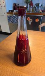 Geslepen karaf met rode onderkant, Antiek en Kunst, Ophalen of Verzenden