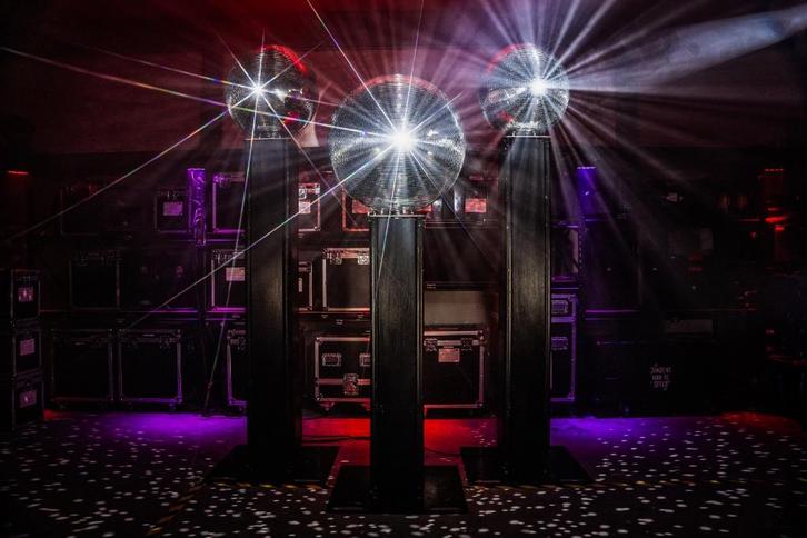 DISCO SET GROOT (verhuur), Hobby en Vrije tijd, Feestartikelen | Verhuur, Zo goed als nieuw, Verjaardag, Ophalen of Verzenden