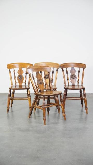 Set van 4 charmante antieke Engelse eetkamerstoelen beschikbaar voor biedingen