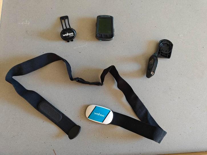 Wahoo element fietscomputer+ snelheidsmeter + hartslagmeter, Fietsen en Brommers, Fietsaccessoires | Fietscomputers, Gebruikt