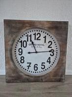Mooie grote vierkanten houten klok 68 x 68, Huis en Inrichting, Woonaccessoires | Klokken, Ophalen, Zo goed als nieuw, Wandklok