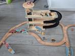 Little Dutch xxl treinbaan + brandweerkazerne en garage, Kinderen en Baby's, Speelgoed | Houten speelgoed, Ophalen, Zo goed als nieuw