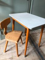 Vintage houten stoeltje tafeltje school kinderstoel set, Gebruikt, Tafel(s) en Stoel(en), Ophalen