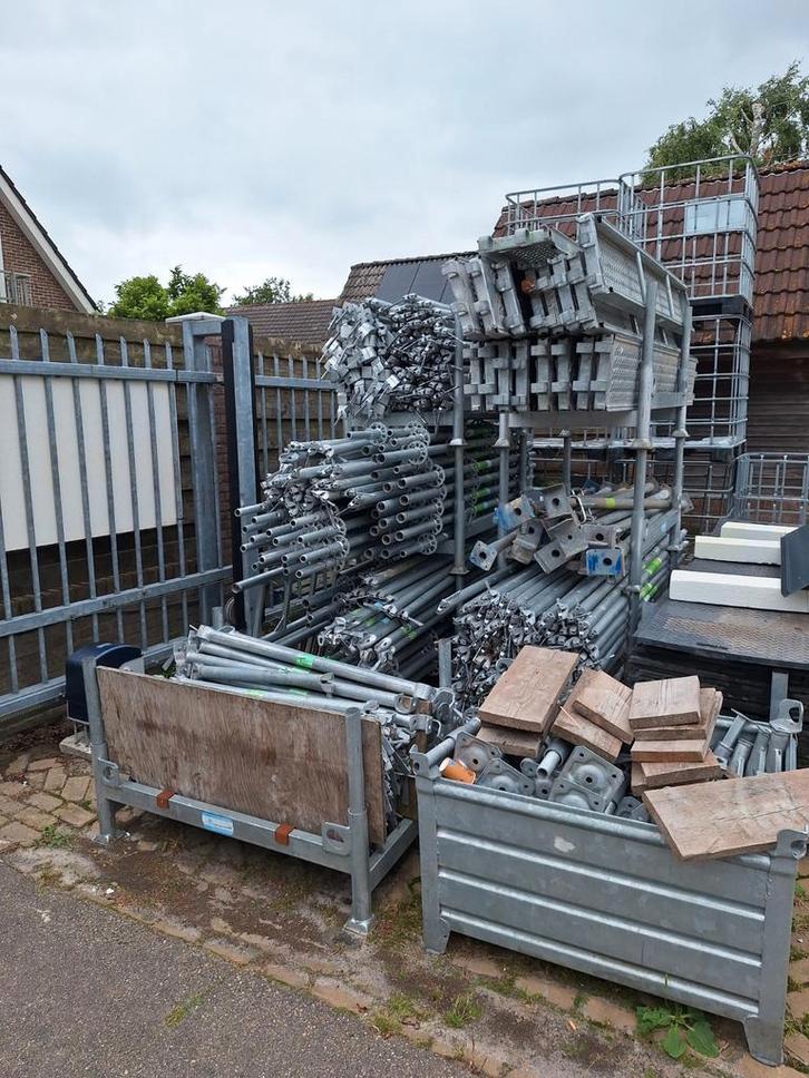 Layher Steiger te huur - Compleet systeem, Doe-het-zelf en Verbouw, Steigers, Gebruikt, Gevelsteiger, 2 tot 5 meter, Ophalen of Verzenden