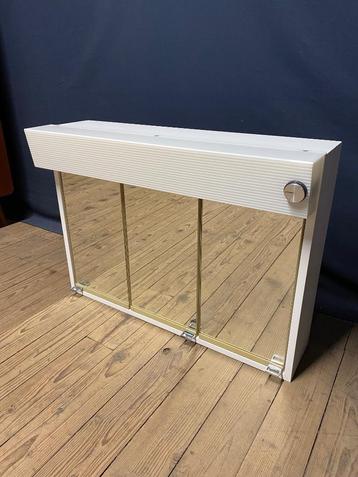Vintage badkamer spiegelkast met lichtbak beschikbaar voor biedingen