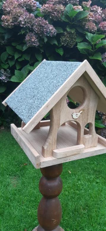 vogelvoederhuis    Eikenhout beschikbaar voor biedingen