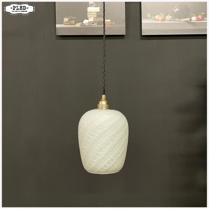 Opaline hanglamp met messing fitting en snoer, Huis en Inrichting, Lampen | Hanglampen, Gebruikt, Minder dan 50 cm, Glas, Ophalen of Verzenden