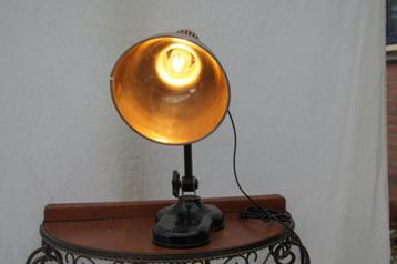 Taffellamp ( Antiek beschikbaar voor biedingen