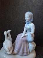 Lladro Porseleinen Beeldje Meisje met Ganzen, Ophalen of Verzenden