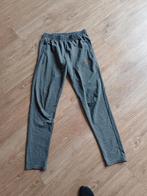 Nike trainingsbroek grijs maat L, Nike, Ophalen of Verzenden, Zo goed als nieuw, W28 - W29 (confectie 36)