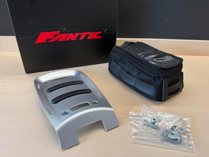 Fantic Caballero Tanktas + Bevestigingsplaat, Motoren, Accessoires | Overige, Zo goed als nieuw, Ophalen of Verzenden