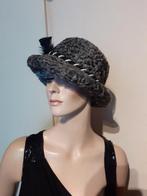 Zeer apart swakara grijze echte bontmuts bont  muts bontpet, Ophalen of Verzenden, Zo goed als nieuw, Maat 38/40 (M), Muts