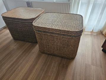 Rotan luxe manden beschikbaar voor biedingen