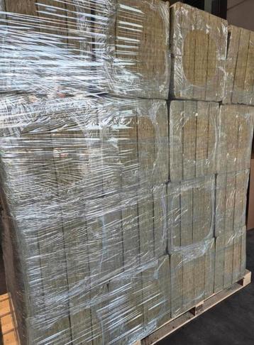 2 pallets rockwool steenwol 100mm dikte beschikbaar voor biedingen