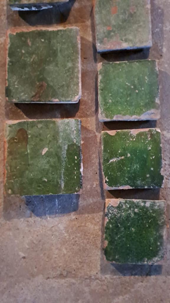 Estrikken Stenen - Groene Tegels, Doe-het-zelf en Verbouw, Tegels, Gebruikt, Vloertegels, Overige materialen, Minder dan 20 cm