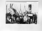 foto-ROTTERDAM- s.s LESTO mei 1945  eerste schip-lloydkade, Ophalen of Verzenden, Zo goed als nieuw, Motorboot, Boek of Tijdschrift