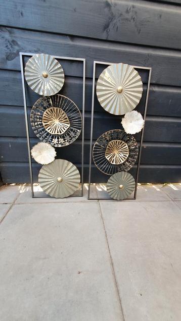 metaal/ goud/ legergroen ornament beschikbaar voor biedingen