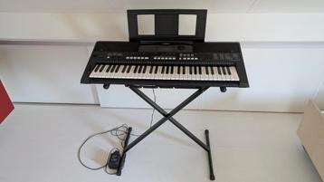 Yamaha PSR-E433 in goede staat. beschikbaar voor biedingen